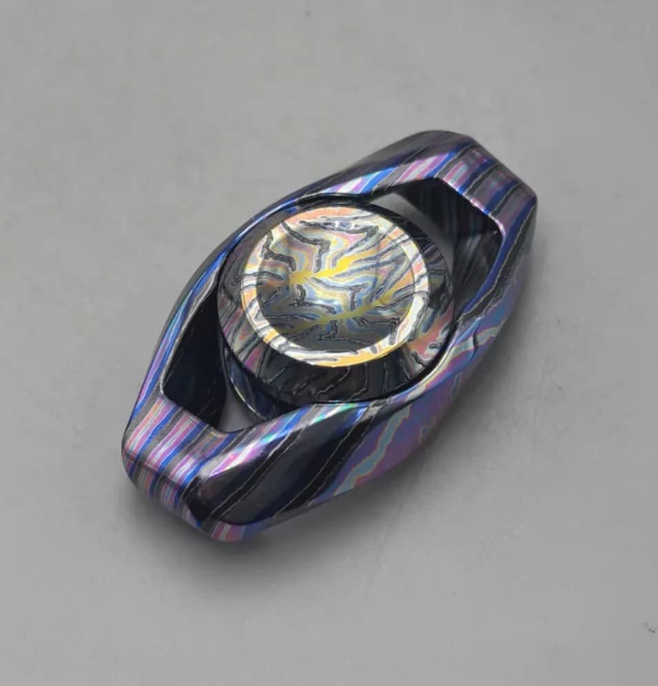 Giocattolo antistress EDC zircuti spinner usato