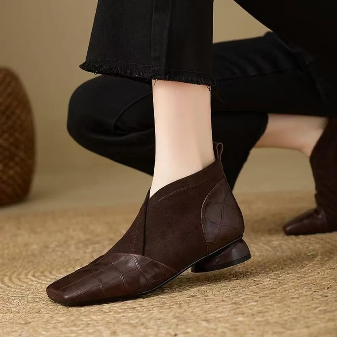 Spring and Autumn Boots New with Square Toe, Comfortable and Versatile in Camoscio, with Posterior Zip, Anti-slip, User Resistant, Low Heel