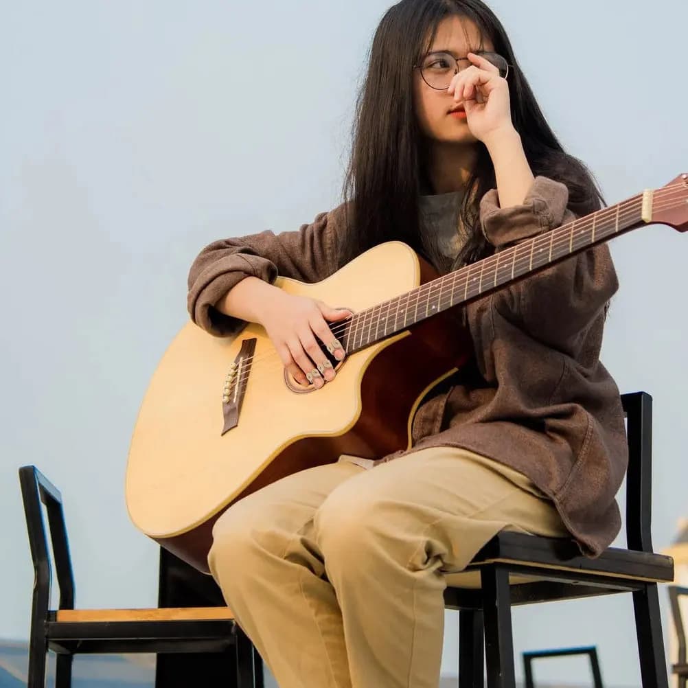 4 Pezzi Plettri per Dita in Metallo Regolabili e Forati per Chitarra, Banjo, Ukulele, Basso - Accessori Comodi per Chitarra