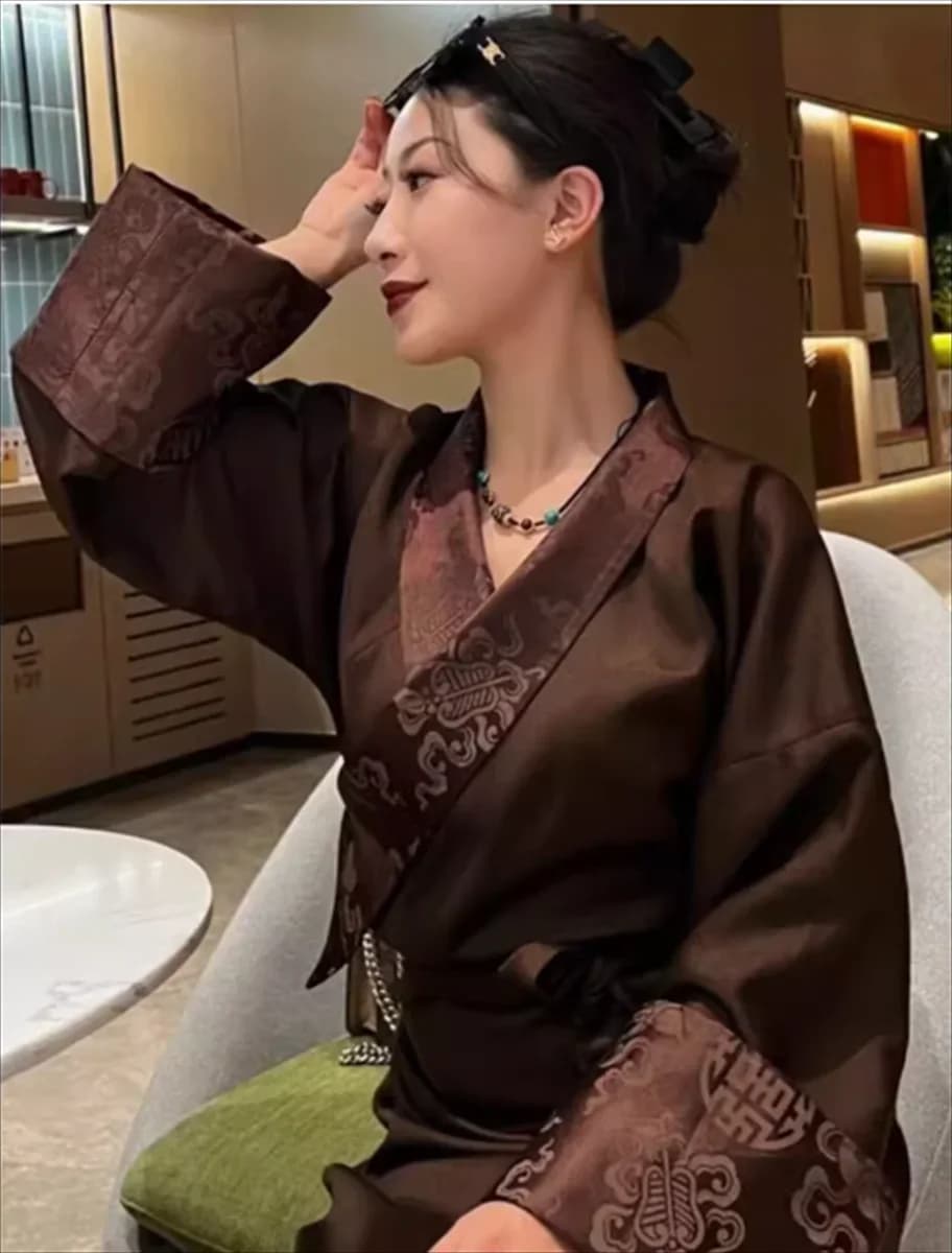 Nuovo abito tibetano da donna di danza Zhuangguo in stile etnico tibetano di fascia alta