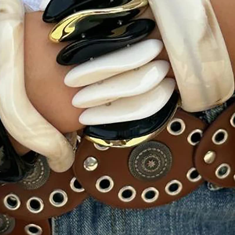 Braccialetti elastici acrilici in resina spessa beige nero moda Braccialetti rigidi irregolari geometrici per le donne Estetici