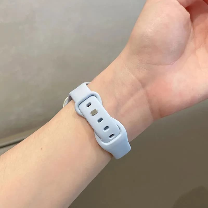 Cinturino in silicone sottile per cinturino Apple Watch 45mm 44mm 40 41mm 42-46mm braccialetto sportivo serie iwatch 8 7 se 3 4 5 6 9 10 ultra 2 49mm