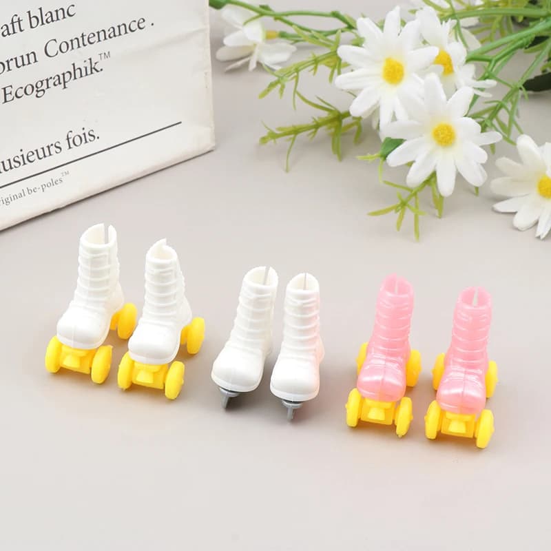 1Pair Mini Pink White Roller Skates Shoes For Doll Fashion Short Boots Decorative Sports Toy Play Doll Accessories