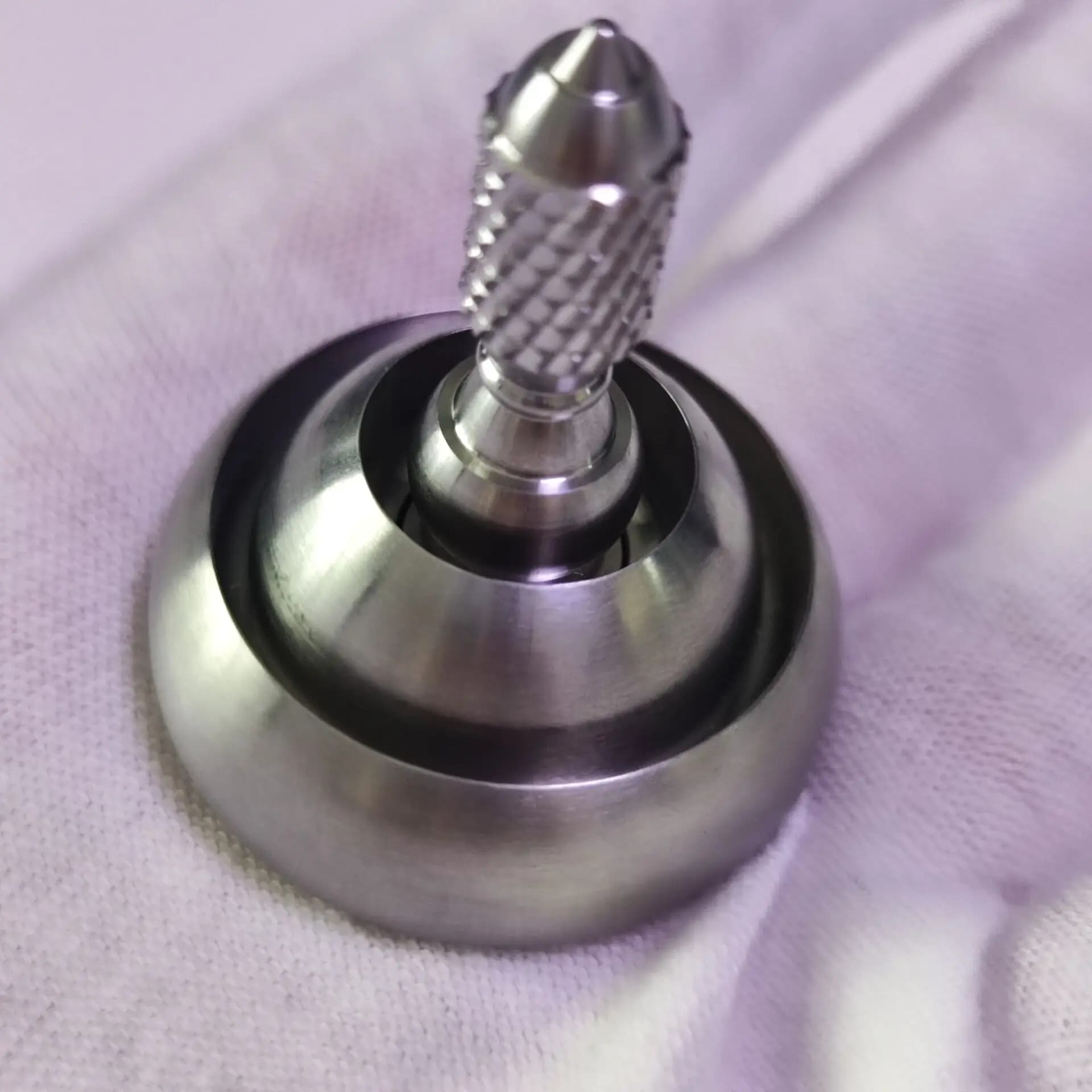 Nuovo 1PC Spinning Top in acciaio inossidabile Torsione a mano Fidget Roler Spinner Toy Strumento EDC