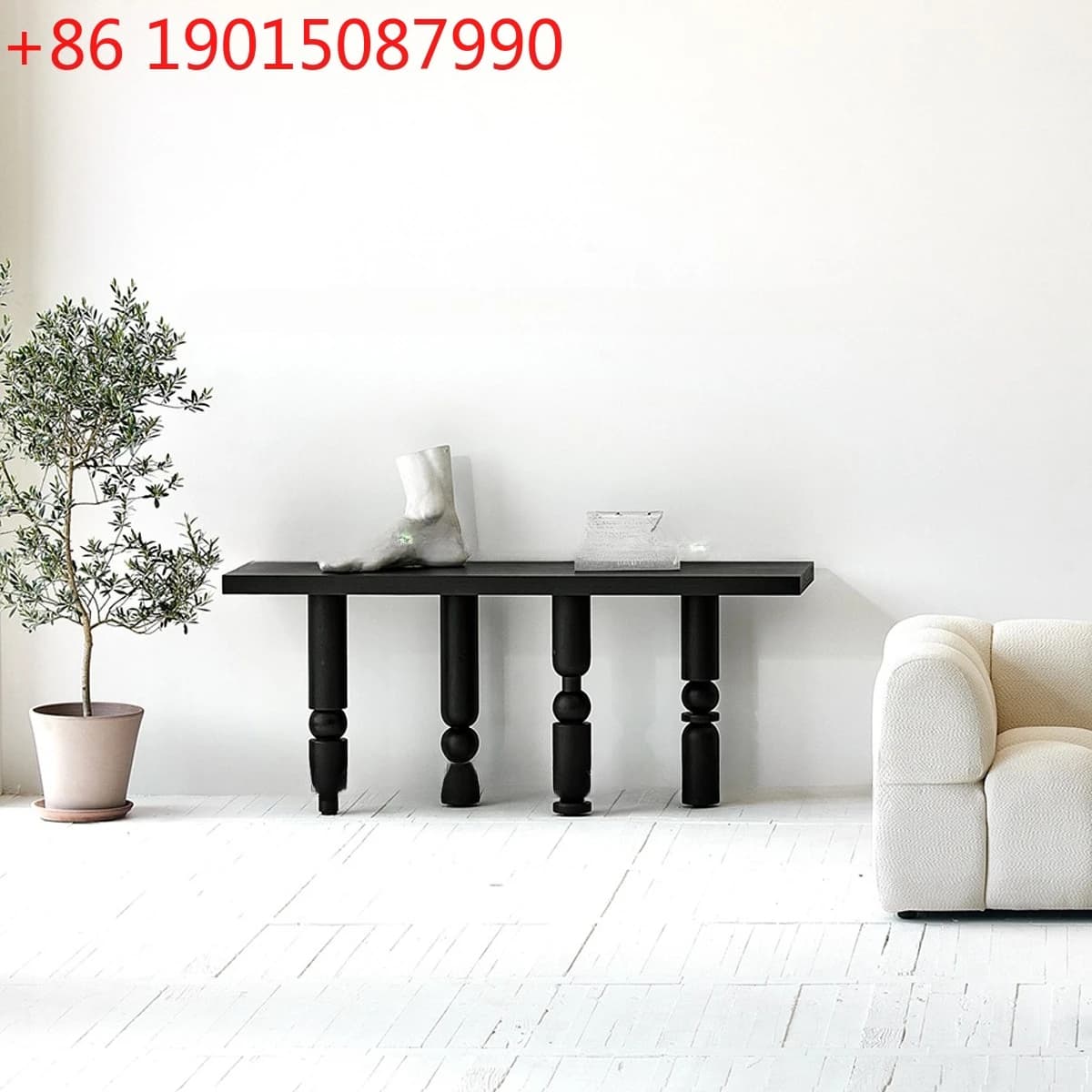Tavolo Console Moderno in Legno di Quercia Nero con Gambe Irregolari, Stile Japandi Distintivo per Arredamento Soggiorno