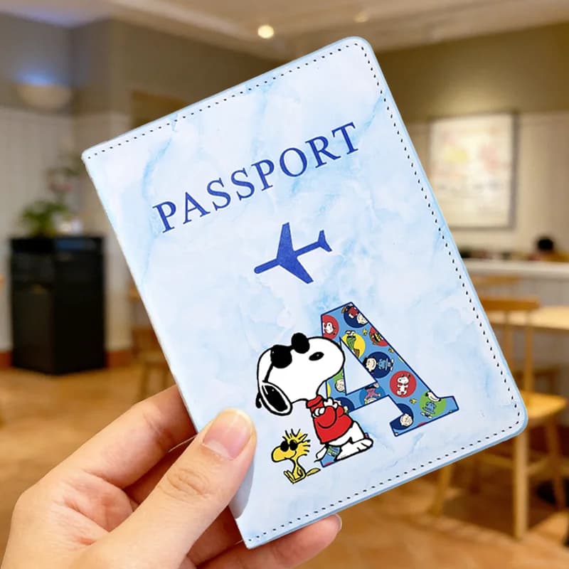 Porta Passaporto in PU Snoopy per Uomo e Donna, Organizzatore Protettivo per Carte e Documenti, Custodia da Viaggio con Stampa Anime