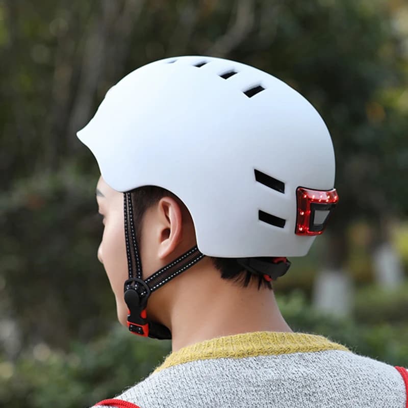 Wear resistant unisex riding helmet with safety warning lamp for light mountain bike and road