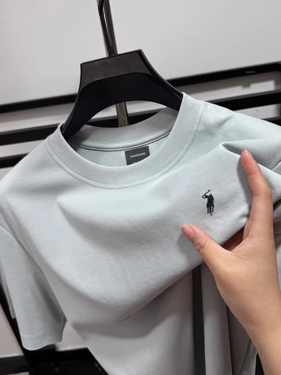 T-shirt di lusso di alta gamma a maniche corte estiva in cotone seta ghiaccio da uomo alla moda casual da golf, girocollo, con ricamo pony modello Paul