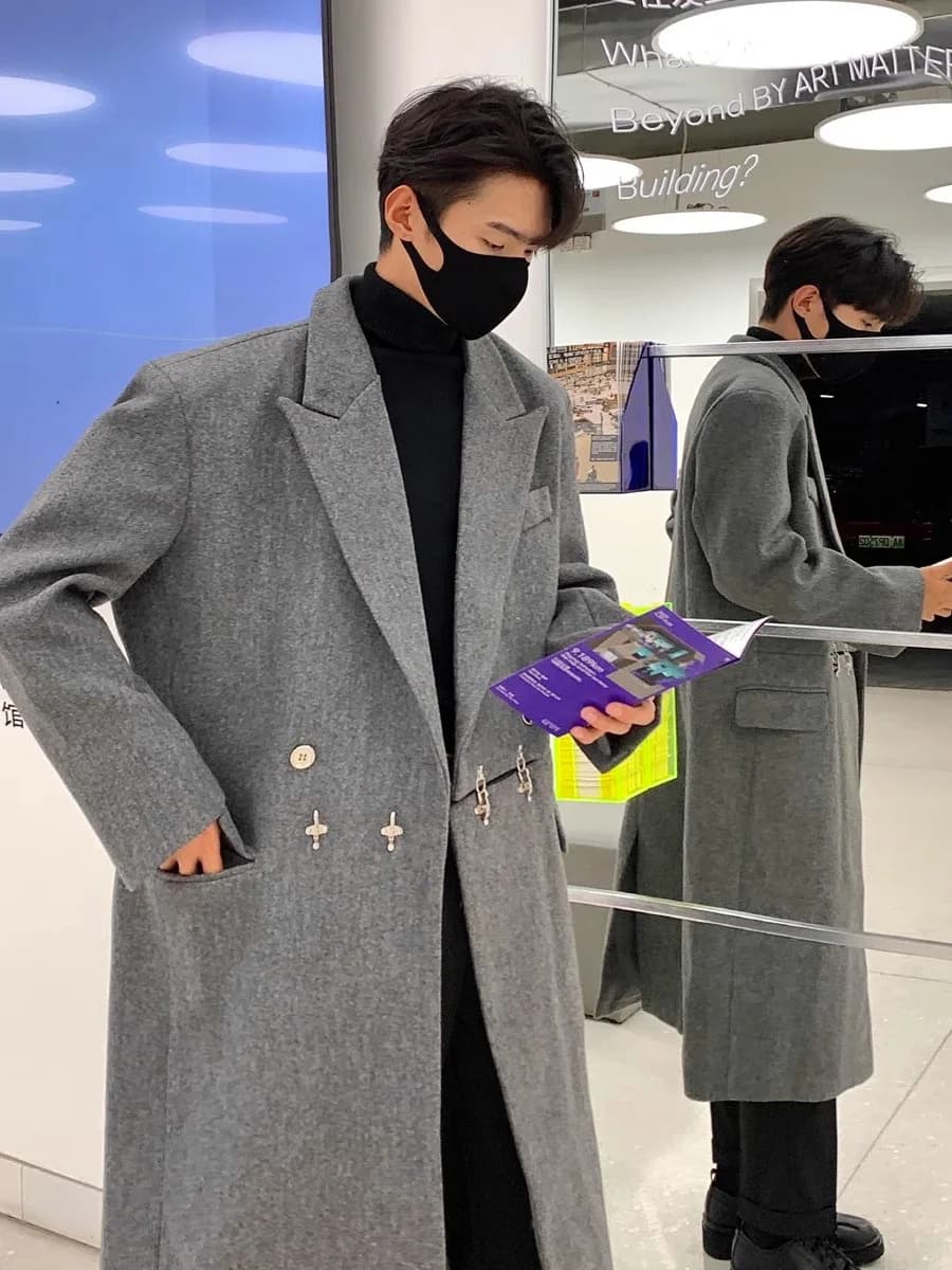 Mixed wool coat for men, camouflage, to hide, protect, defend, safety and protection.