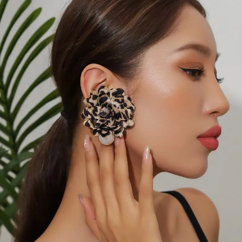 Orecchini Pendenti in Tessuto Stampa Leopardata per Donne, Orecchini con Perle in Chiffon, Gioielli Versatili alla Moda