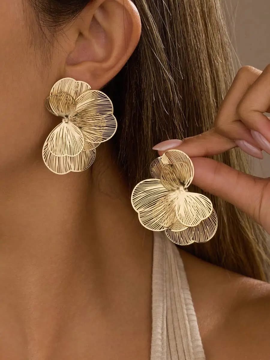 2pcs Elegant Chic Style Gold Flower Stud Earrings, Suitable For Women's Daily, Date, Party, Festival, Gift, Banquet Jewelry Matc