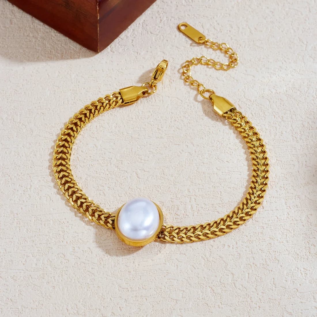 Bracciale ovale in acciaio inossidabile con imitazione di perle, dorato, largo, intrecciato, classico, alla moda, da donna.