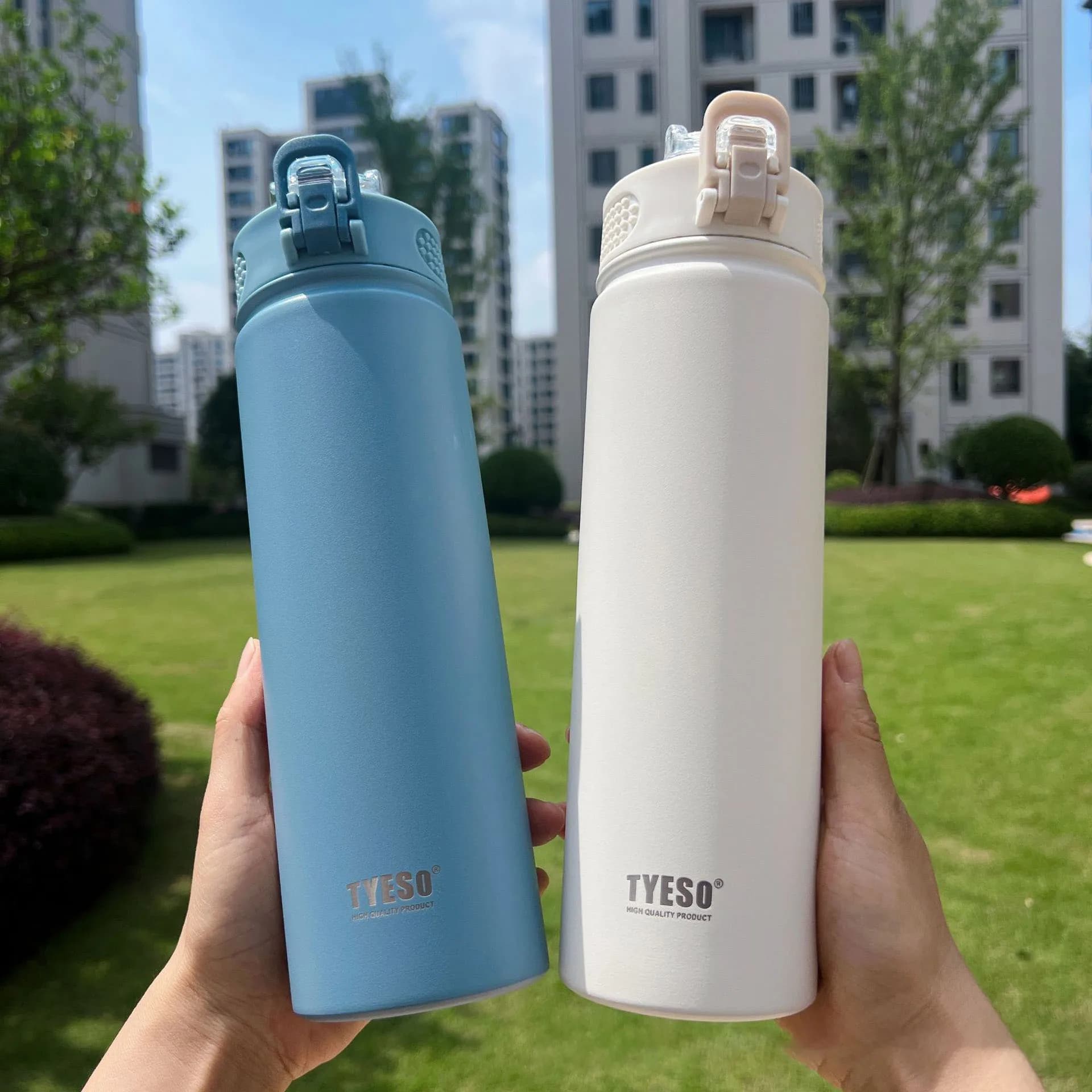 Borraccia Termica TYESO 600/750ML in Acciaio Inox con Cannuccia, Mantiene Freddo e Caldo, Tazza Termica per Auto, Bottiglia d'Acqua Sportiva