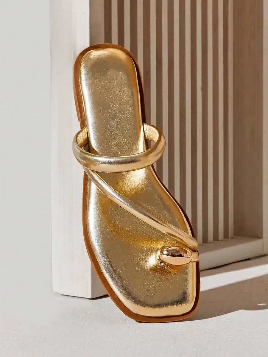 Womens Square Toe Minimalist Metallic Gold Accent Ring Toe Flip-Flop Sandals