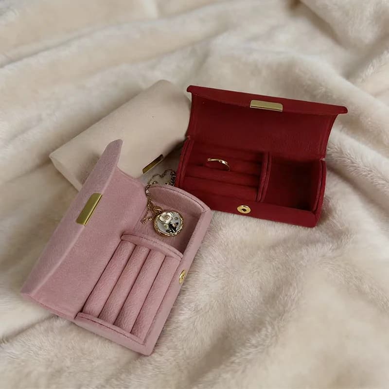Luxury Velvet Women's Jewelry Organizer, faded-resistant ring holder, ideal gift for birthdays, mom's and Valentine's Day parties