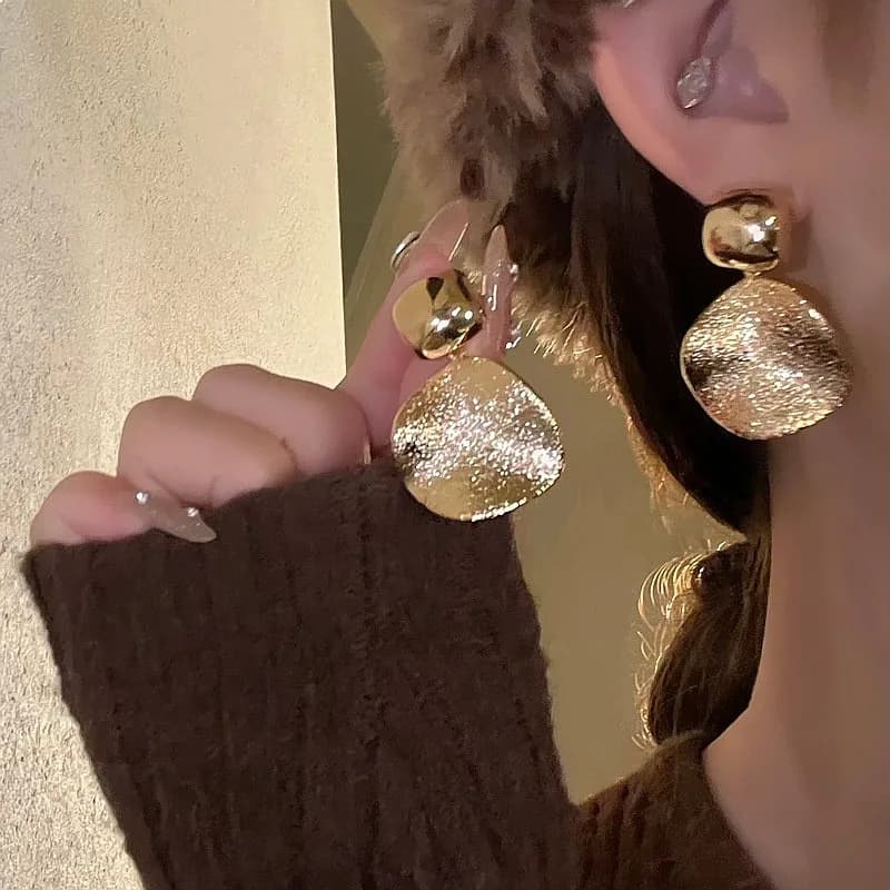 High Street Fan Retro Metal Round Earrings European American Cold Wind Simple Temperament