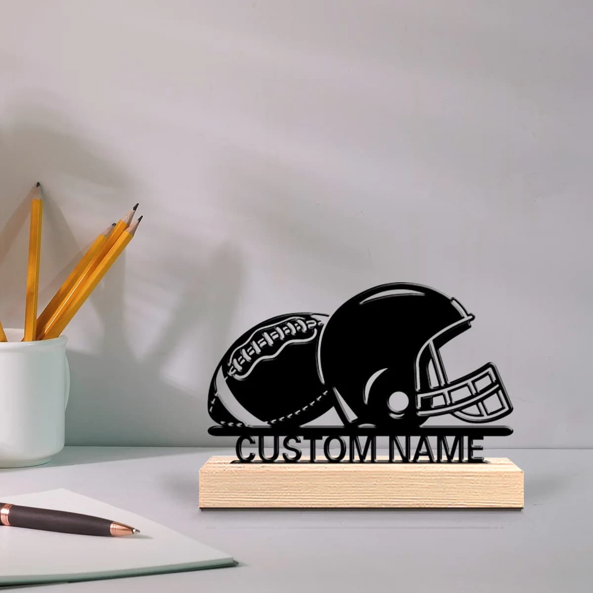 1pc Custom Fashion Custom Football Helmet Metal statues Metal art with wooden base perfect for bedrooms, gifts menis, biir