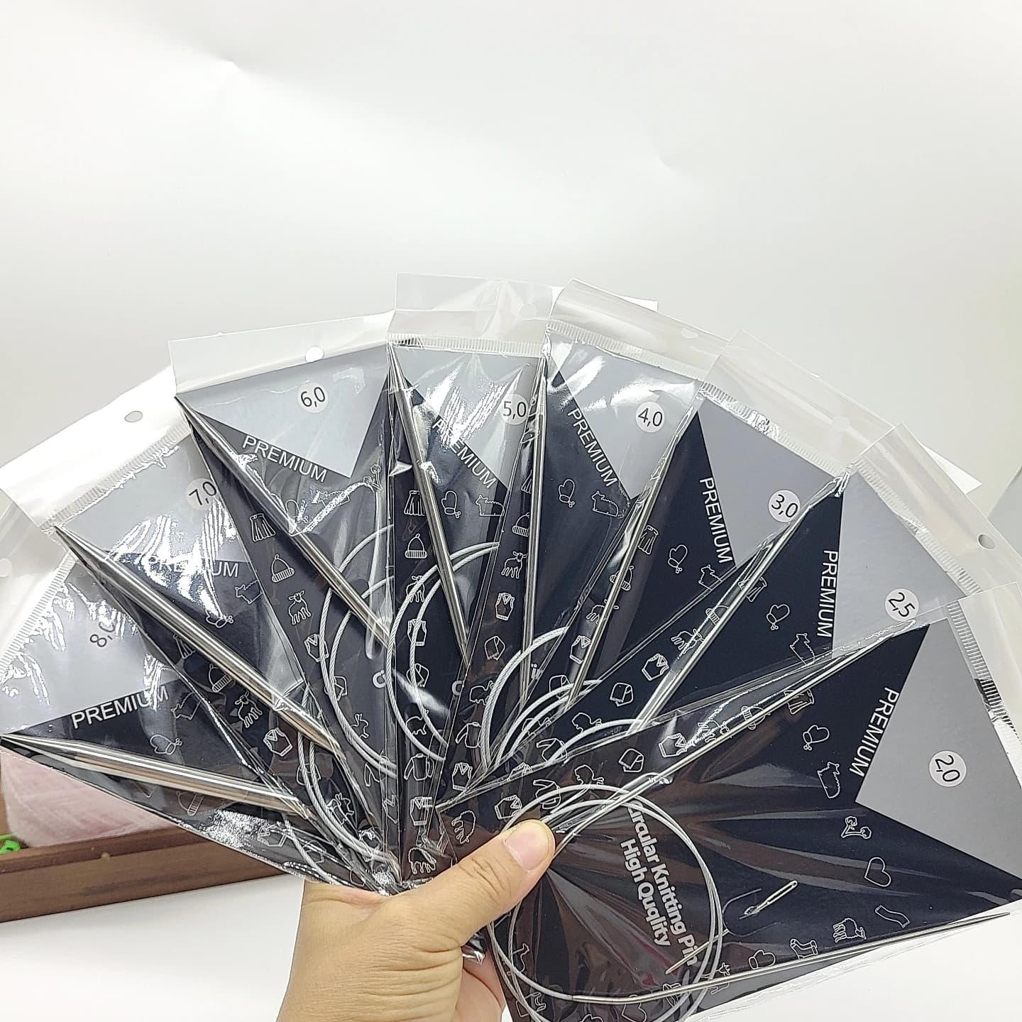 Stainless steel circular knitting iron set, including 2/2.5/3/4/5/6/7/8 mm, thick knitting tools for knitting sweaters, scarves, hats, gloves, stockings, etc., DIY crafts, gift for mother's party - 8 pieces