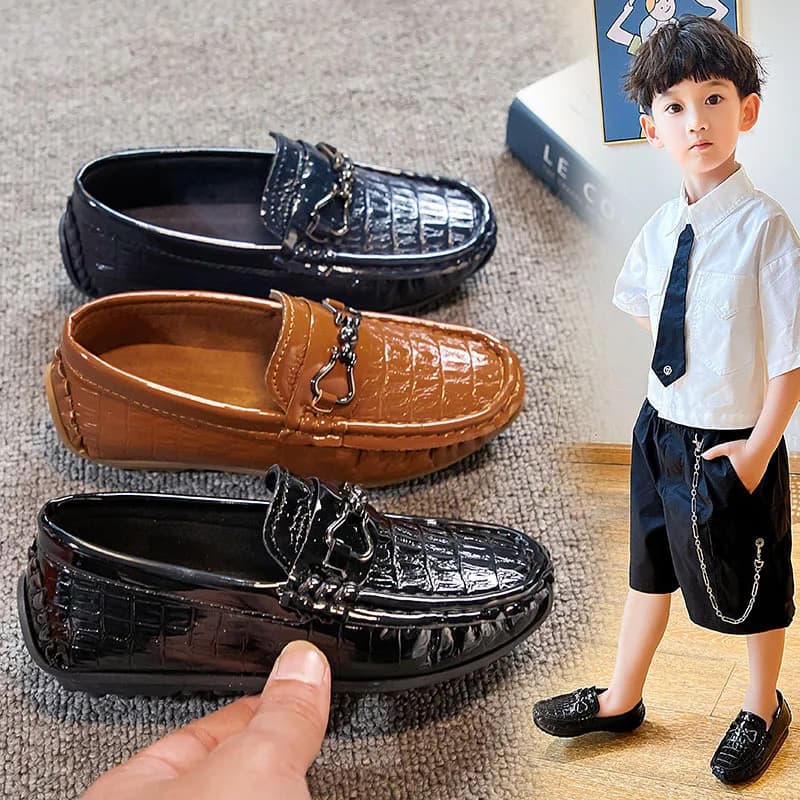 Scarpe in Pelle per Ragazzi, Mocassini Casual con Punta Tonda, Morbidi e alla Moda, con Fibbia Metallica Lucida, Antiscivolo, Stile Britannico