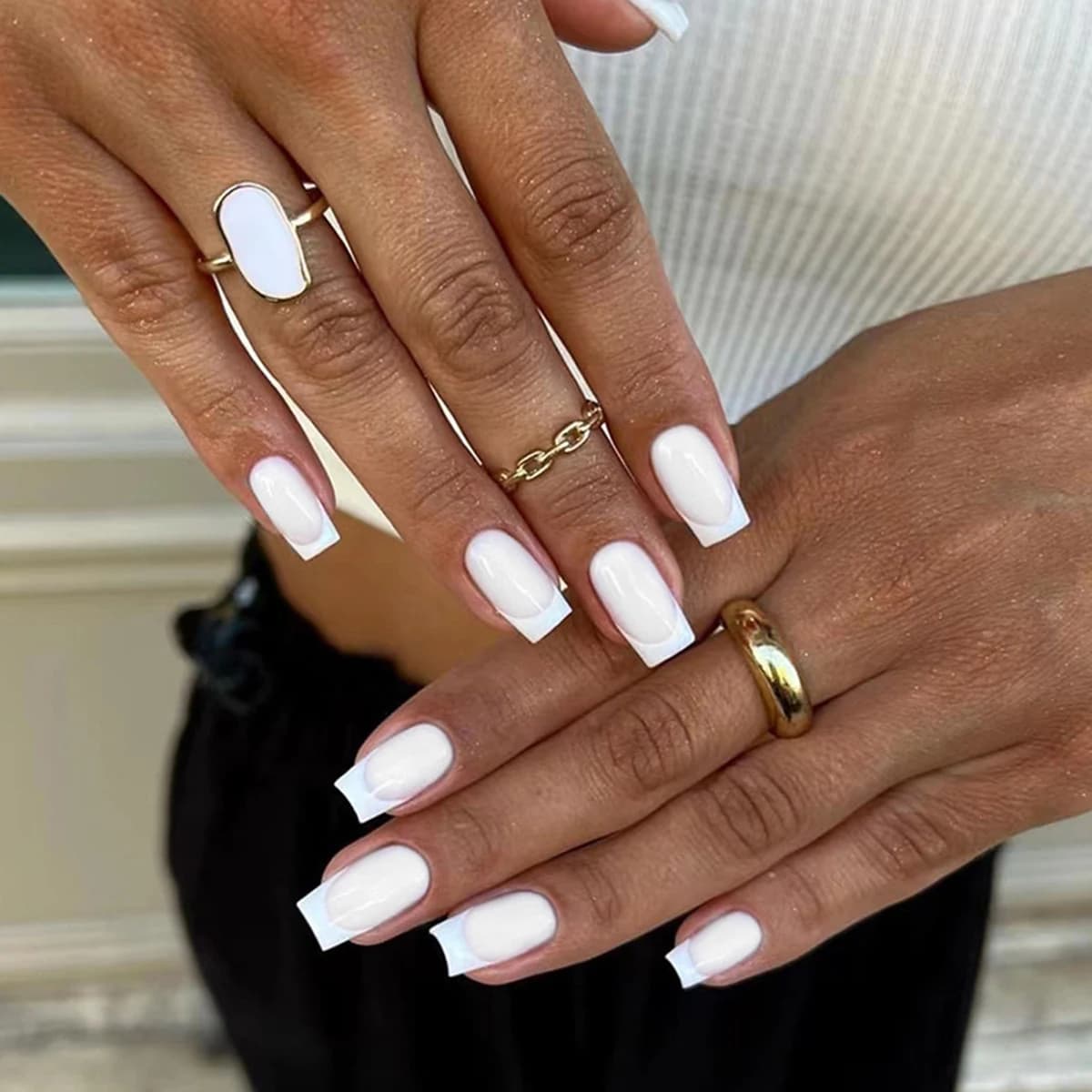 24 detachable classic french white fake nails for chinese square nails, with a rubbing strip and a gelatinous gel