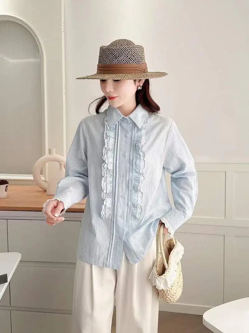 Nuova camicia in cotone a maniche lunghe autunno 2025, volant a righe con colletto rovesciato da donna, camicetta allentata dolce da pendolarismo Mori Girl T59876CC