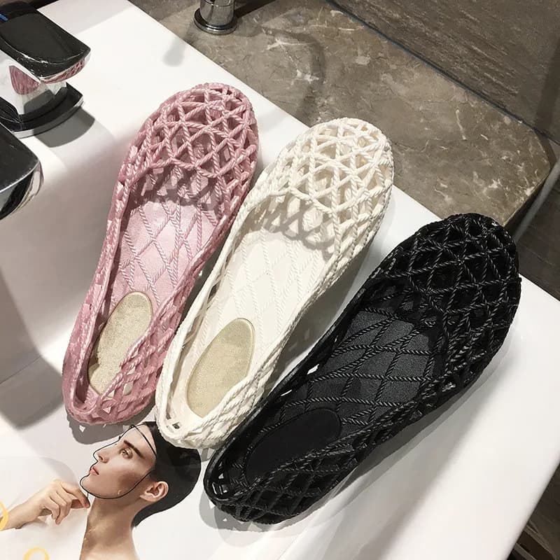 2025 new beach sandals for women's summer fashion hollow flat toe anti slip soft bottom breathable jelly plastic Flat shoes