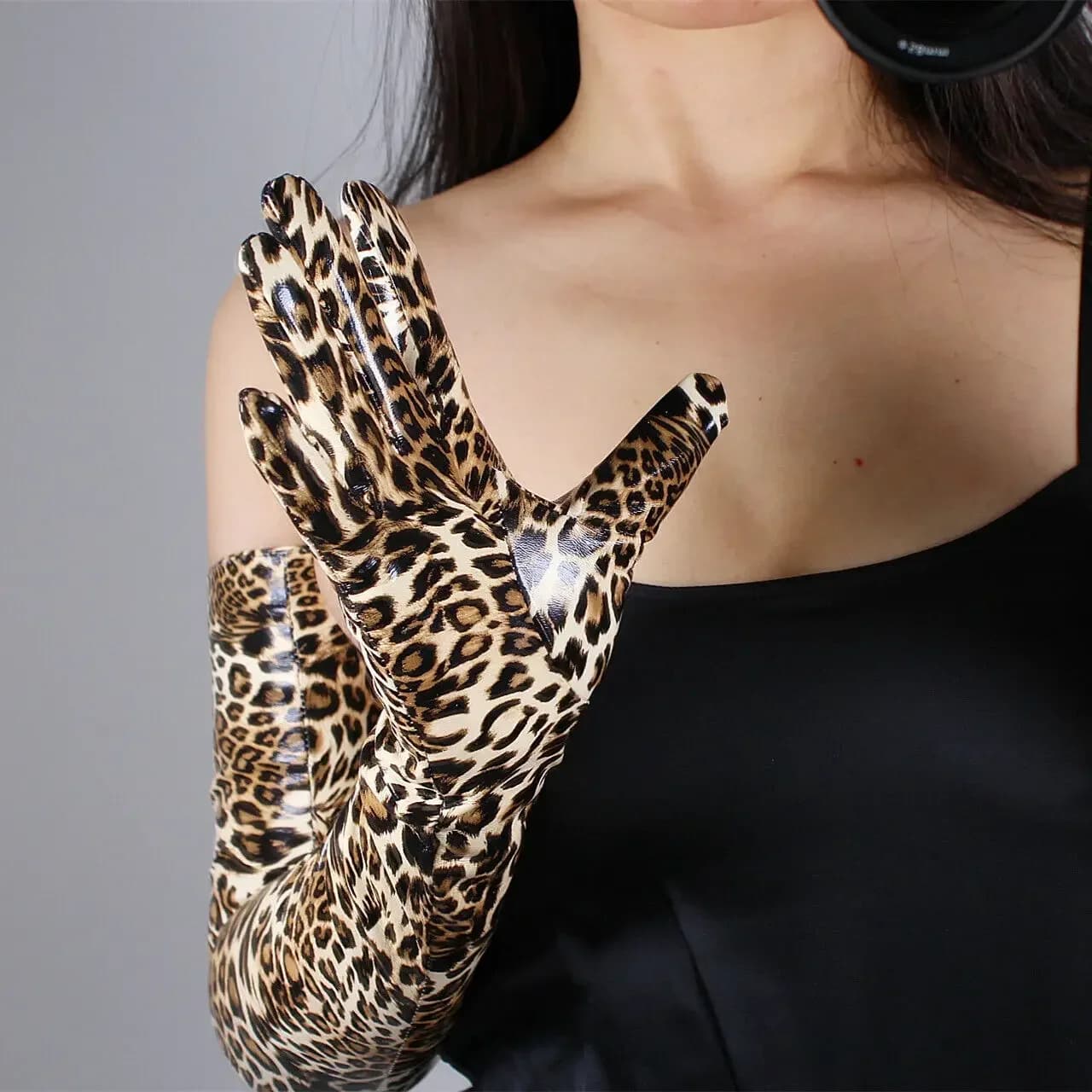 Guanti DooWay Marroni Leopardati in Lattice Lucido con Stampa Animale, in Ecopelle, Lunghi 70 cm, per Opera, Serate, Moda, Club, Halloween, Costume