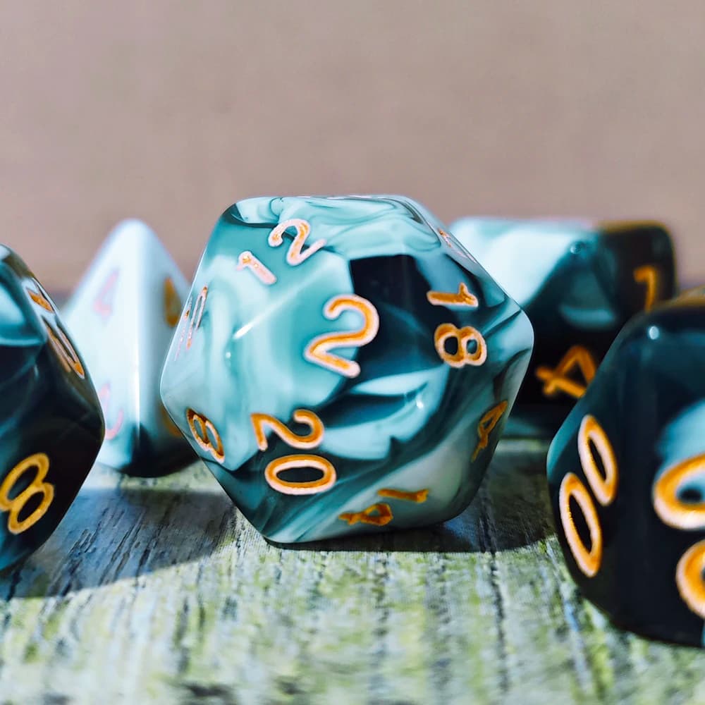 Set di Dadi Poliedrici Teal & White Swirl, Set da 7 Dadi in Acrilico con Numeri Dorati per Dungeons & Dragons, TRPG, Giochi di Ruolo da Tavolo