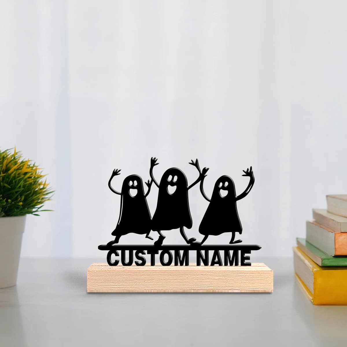 Statua in Metallo Personalizzata con Tre Fantasmi e Base in Legno, Decorazione da Tavolo, Scultura da Scrivania Vivace