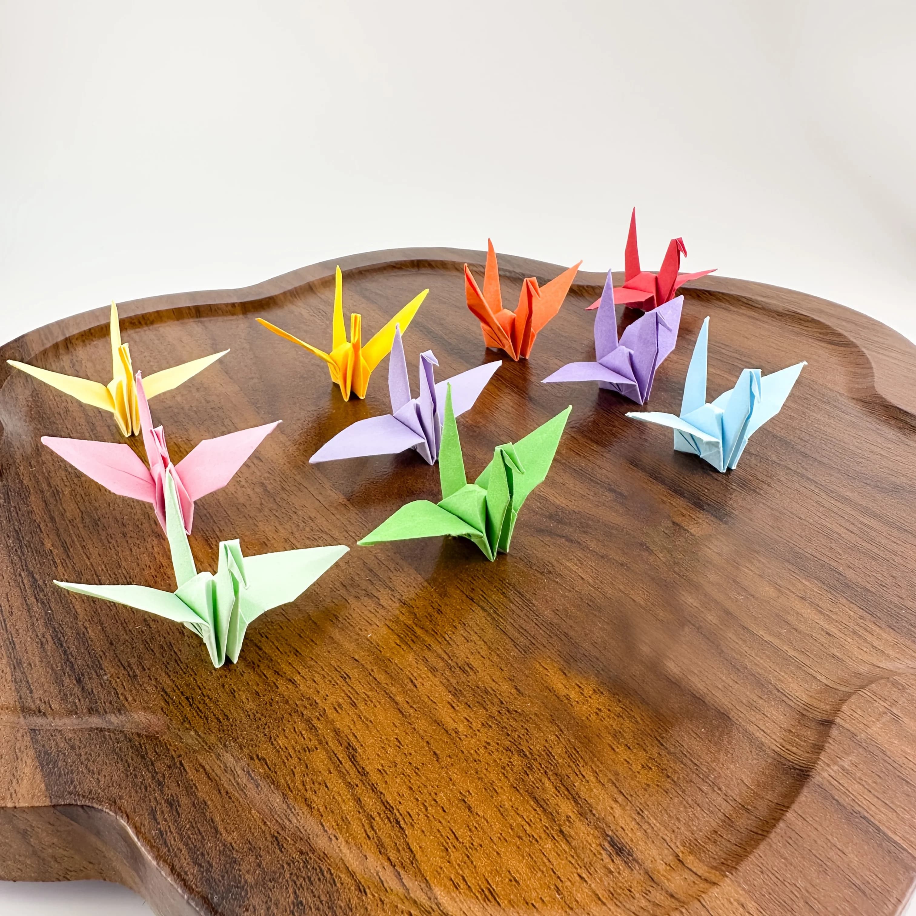 Handmade origami colored finished thousand paper cranes, no need to fold yourself, the perfect birthday gift, Valentine's Day gift, graduation gift/wedding pie decoration, DIY pendant wedding background