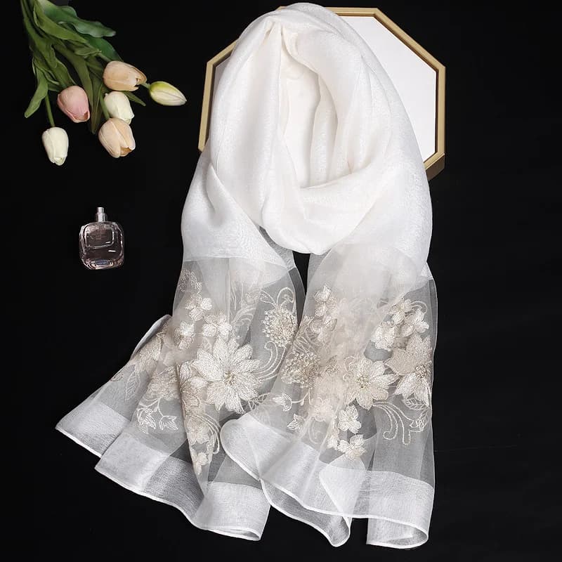 Sciarpa di Lusso in Seta 2024 per Donne, Design con Ricami Floreali, Hijab, Copricapo Femminile, Foulard, Echarpe
