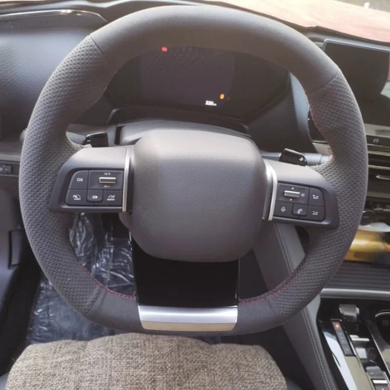 Coprivolante per auto traspirante antiscivolo in pelle scamosciata nera cucita a mano personalizzata per Citroen C4 2021-2023 DERMAY Interni auto