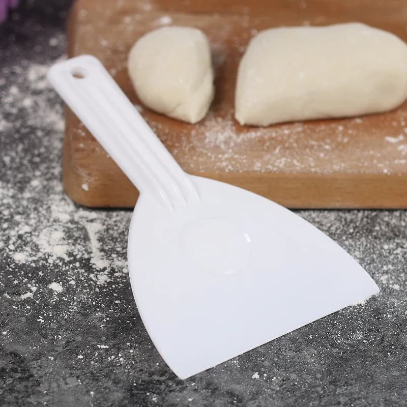Cake knife Plastic scraper Butterfly cutter Kitchen utensils for baking do-it-yourself Soft scratching tables tri-angle chocolate shovel