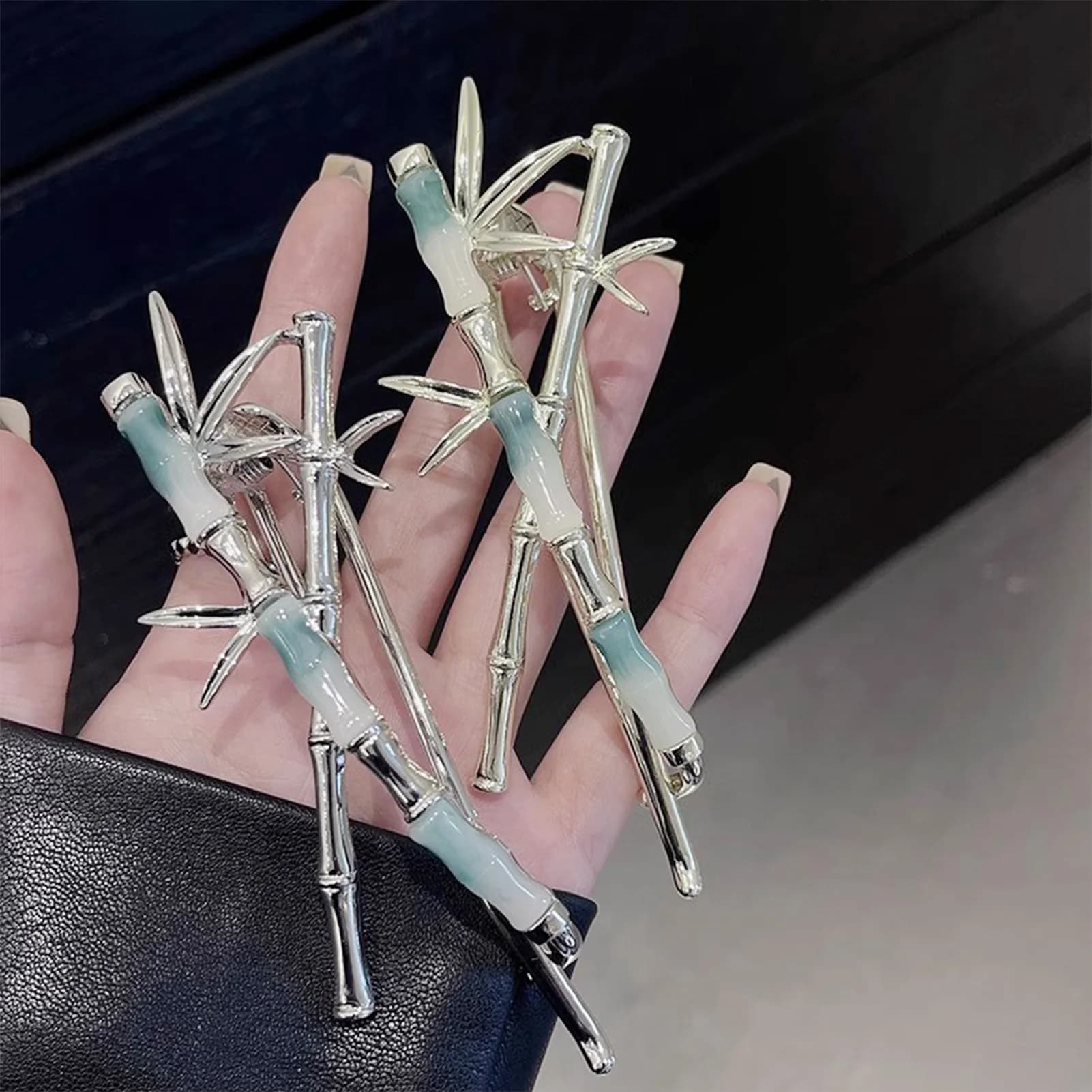 Metal hair clip with Chinese bamboo joint pattern, vintage style, trendy accessory for women and girl for everyday life