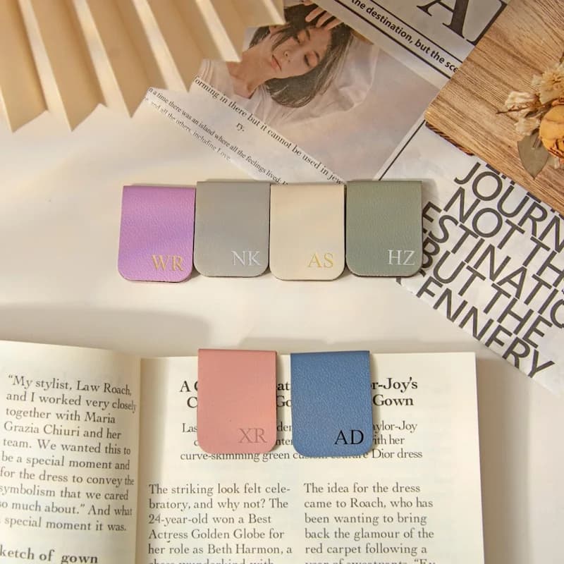Segnalibri personalizzati con incisione iniziale, segnalibri magnetici in pelle personalizzati, accessori per la lettura, segnalibri per insegnanti