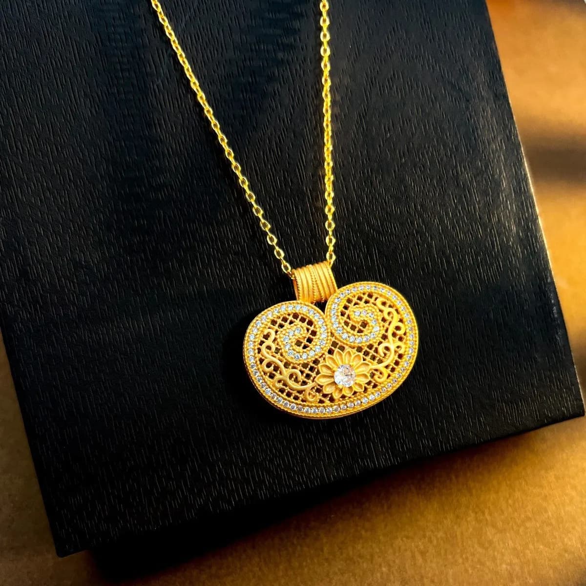 Collana con ciondolo a forma di piccola lucchetto Ruyi in oro puro 24K 9999, catena da donna per clavicola.