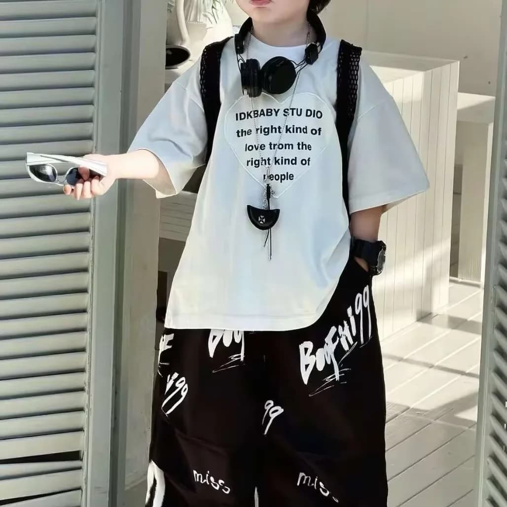 Completo Estivo per Ragazzi Moda 2026 Nuovo Set Due Pezzi per Bambini: T-shirt Stampata a Maniche Corte + Pantaloni Casual