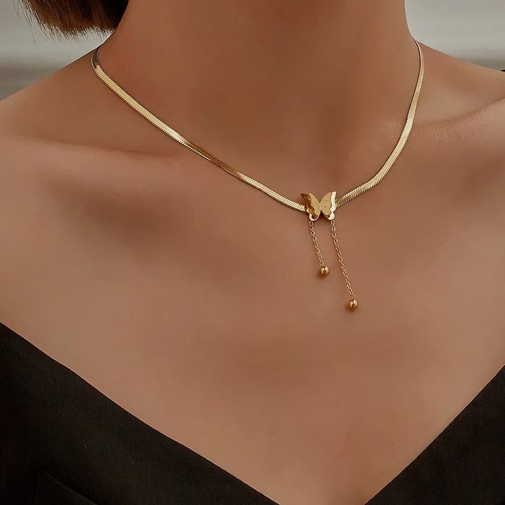 Vintage Women's Butterfly Necklace with Golden Stainless Steel Blade, Snake Shape Chains, Esthetic Pendants, Crewneck, Women's Jewelry, Gift for Mujer