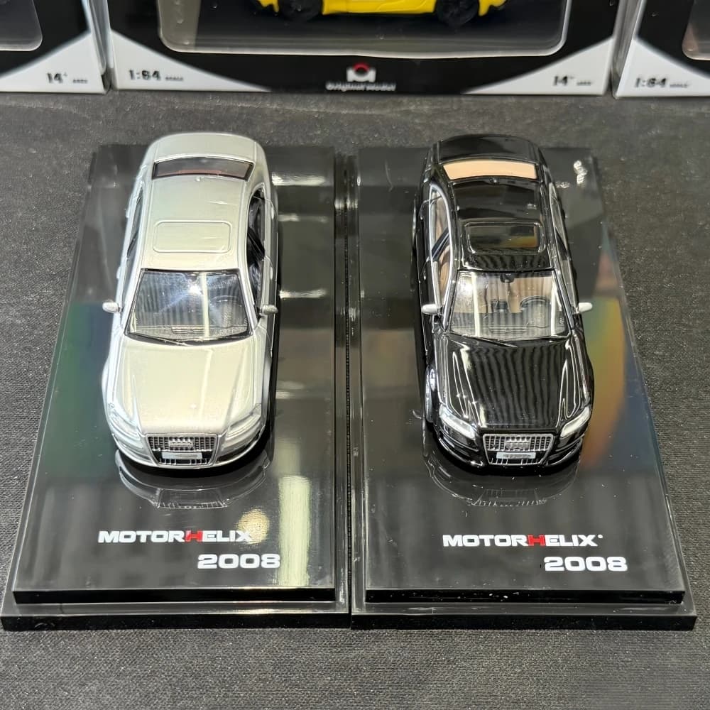 Motorhelix 1:64 S8 2008 Display Simulation Collection