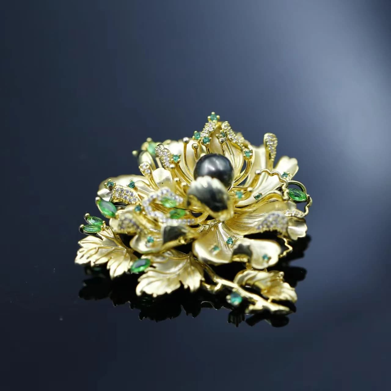 Elegante Ciondolo a Spilla con Perla Barocca di Tahiti a Forma di Fiore Marino, Gioiello di Moda, Regalo per Donna