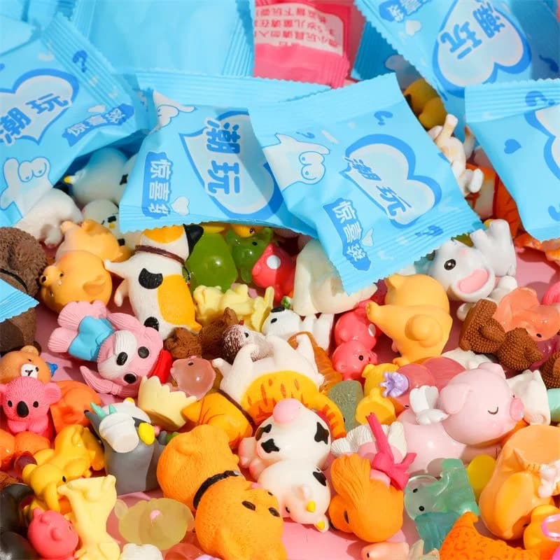 Set of 40 Pieces Mysterious Box With Ornaments Animal Cartoon, Mini Resin Decorations, Children's Creative Gift