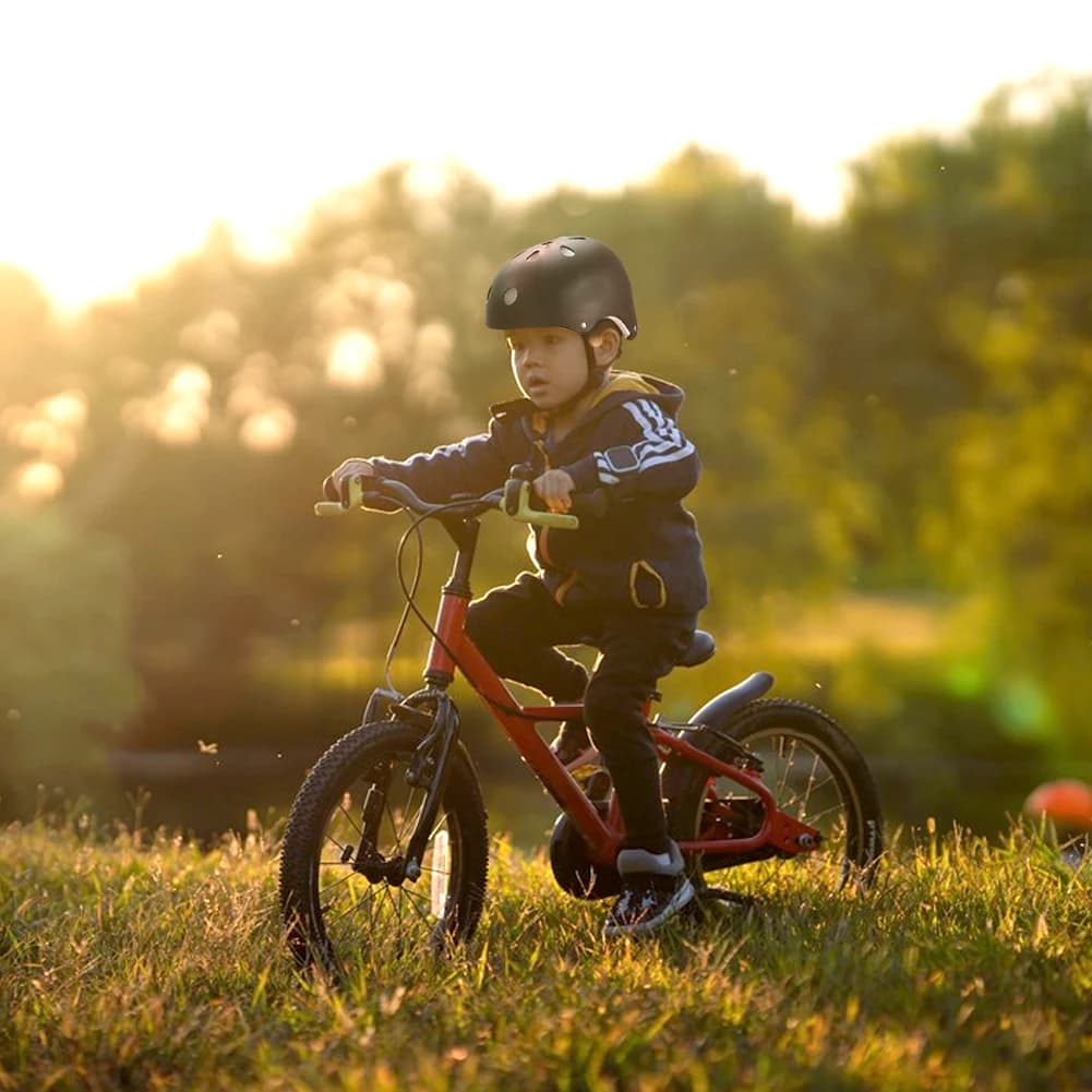 Set di Protezioni per Bambini 7 Pezzi: Casco, Ginocchiere, Gomitiere e Protezioni per Polsi per Bicicletta, Ciclismo, Skateboard, Monopattino e Pattinaggio