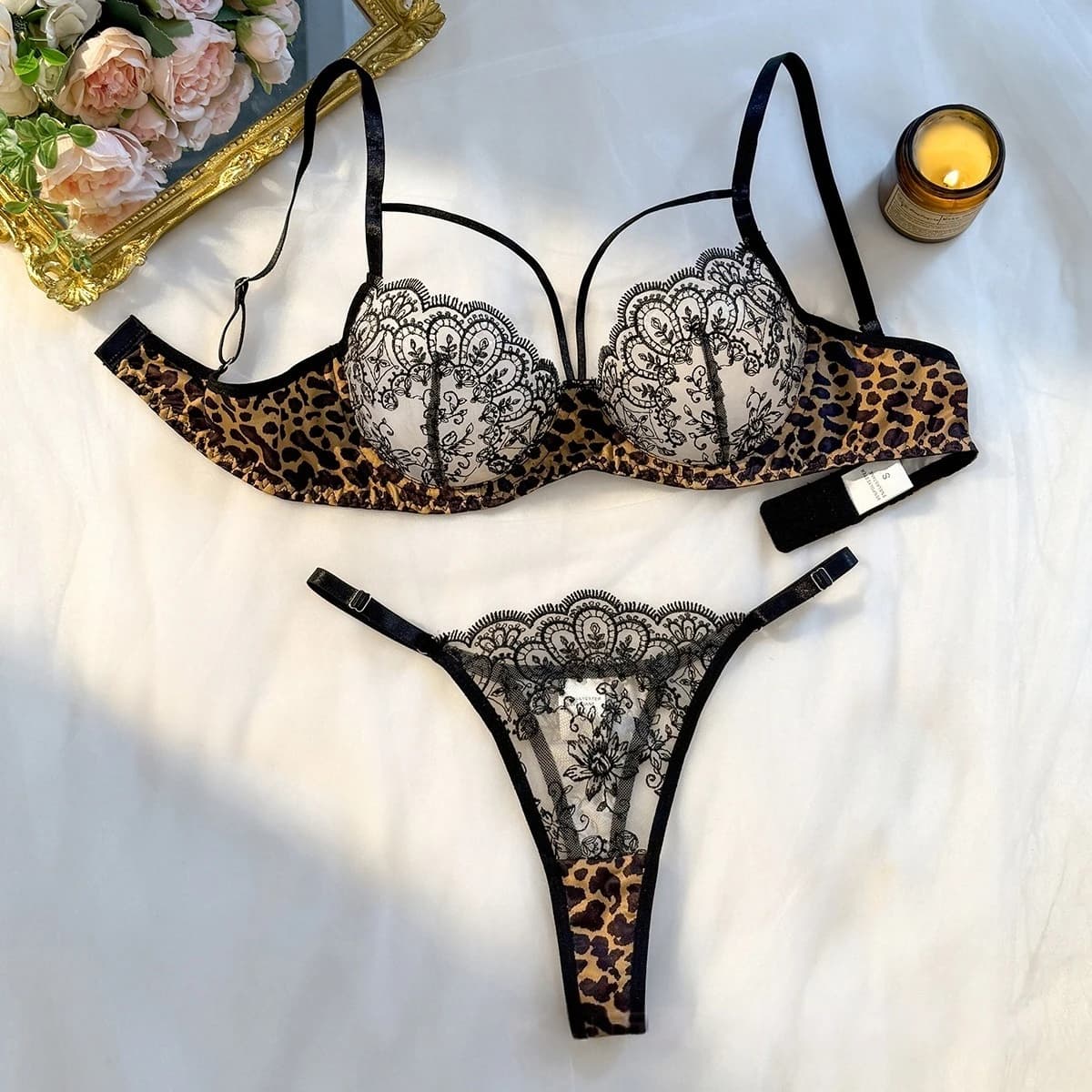 Nuovo Set di Lingerie Sexy con Stampa Leopardata in Stile Europeo e Americano, Reggiseno e Mutandine in Rete Trasparente per Donna