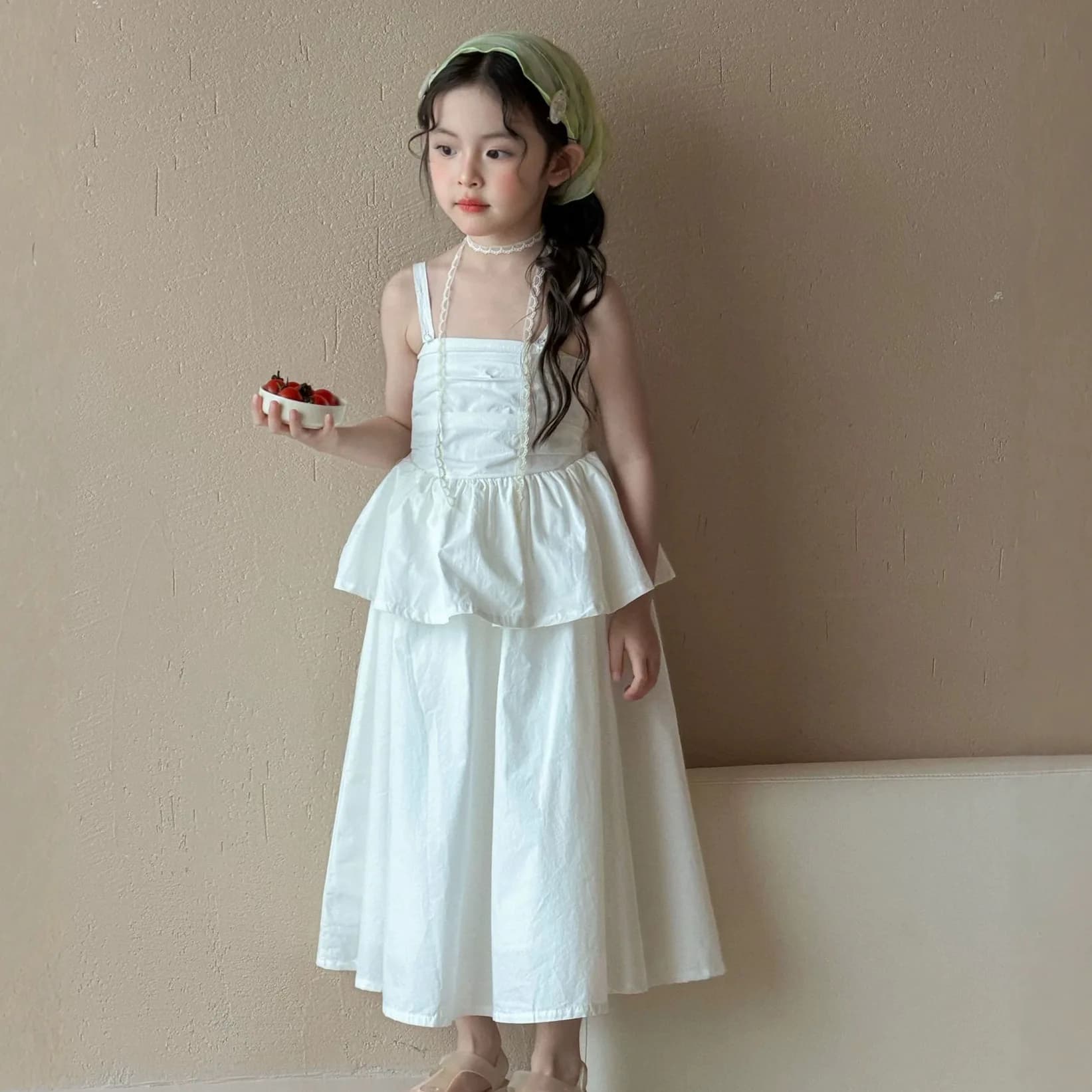 Vestito da bambina 2026 estivo nuovo di alta gamma coreano bianco con canotta e gonna a strati, gonna a torta, gonna a gilet da principessa