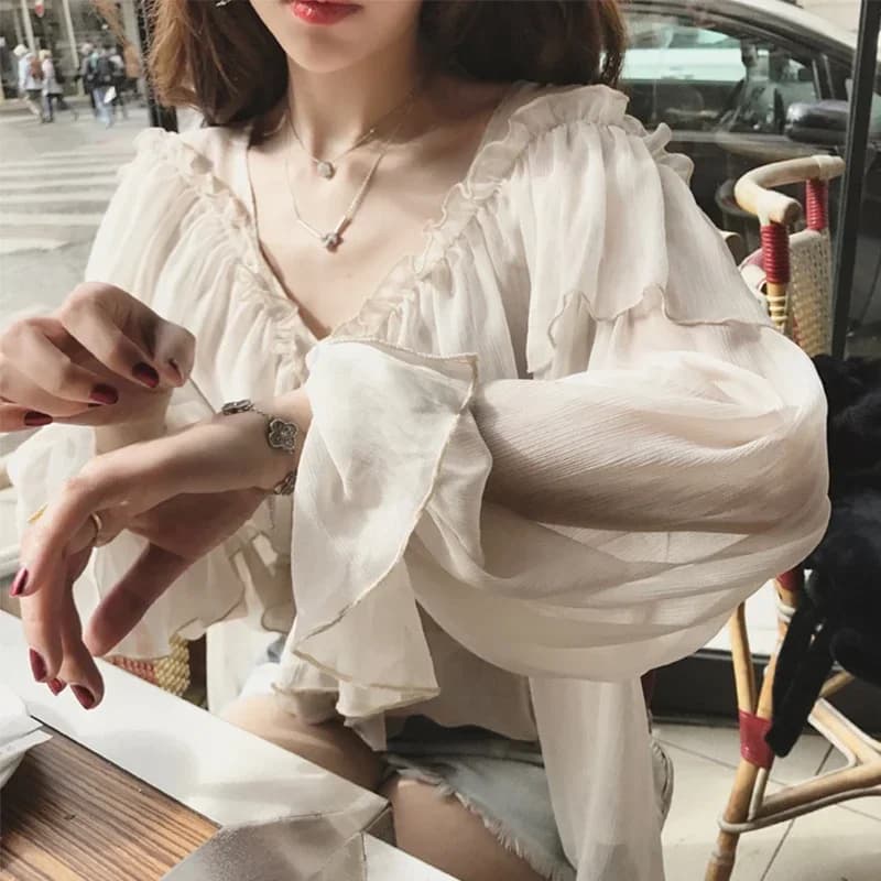 Nuove camicie Sexy con scollo a v da donna See Through Boho Mesh camicetta da donna Summer Ruffle Flare Sleeve eleganti top Ruffles Blusas 13459