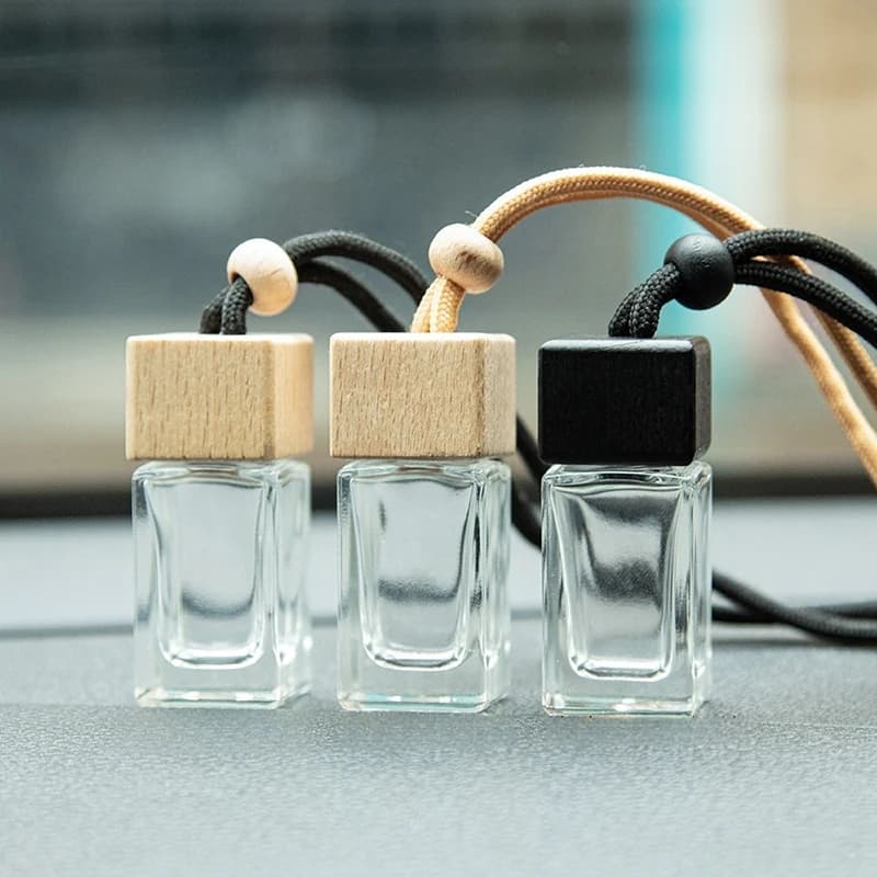 1 Piece Empty Bottle Square with Fragrance Carpet, Essential Oil Diffuser for Car, Deodorant for Environment, Ornament Pendant