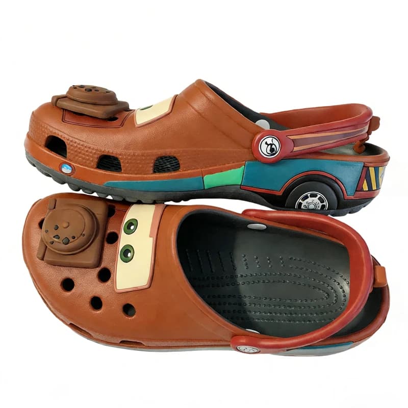 Zoccoli stile coccodrillo Sandali scorrevoli Disney Figurine Anime Cars Mater Scarpe da spiaggia traspiranti antiscivolo Scarpe casual da esterno per ragazzi