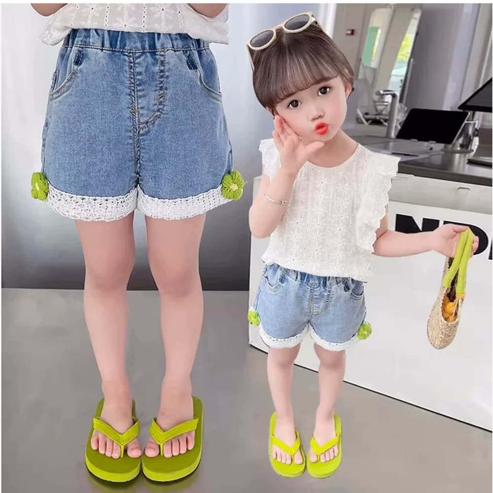 Jeans da ragazza Estate Nuova versione coreana dei pantaloncini di jeans ricamati per bambini Pantaloni caldi casual versatili