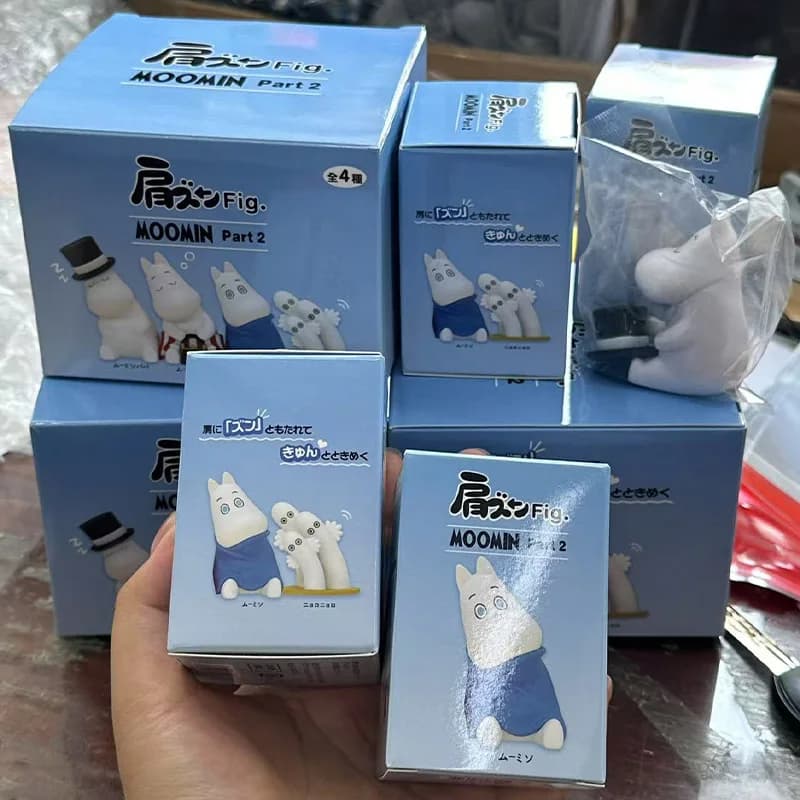 Figura anime Moominses Spalla a spalla Sonno Seduto Bambola Cieca Scatola Giocattolo carino Ornamento da tavolo Collezione Modello Regali per bambini