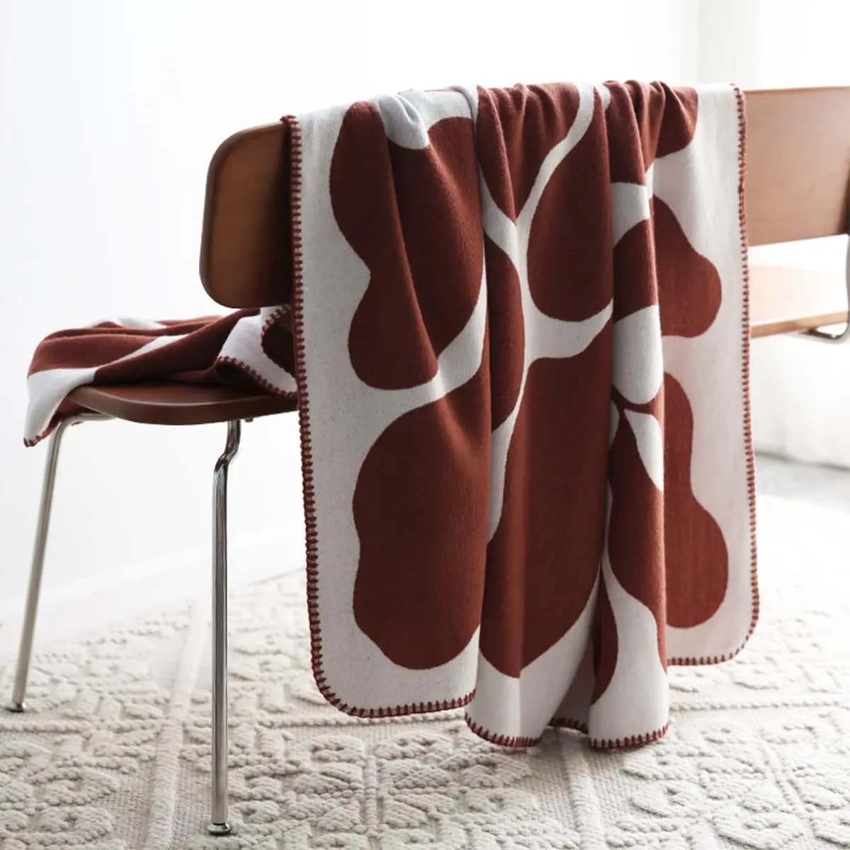 Nordic Abstract Geometric Knit Throw Blanket, Soft Skin‑Friendly Fabric, Stylish Decorative Blanket for Couch Bedroom & Travel